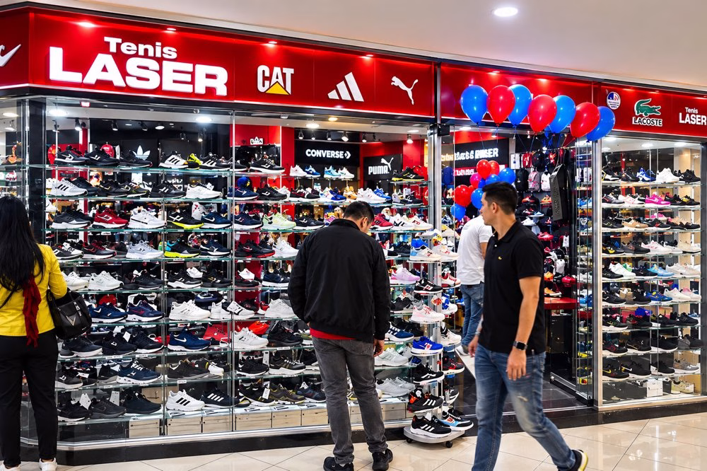 Fachada de Tenis Laser en C.C. Parque Caldas